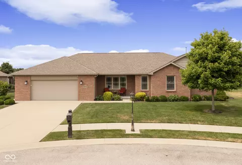 5974 Moonlight Ct, Seymour, IN 47274