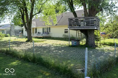 3009 S Crestview Dr, New Castle, IN 47362