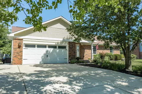 7445 Cindy Dr, Mccordsville, IN 46055