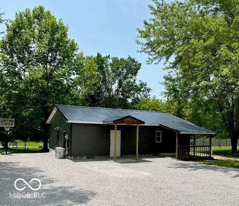 127 Bailey Ln, Morgantown, IN 46160