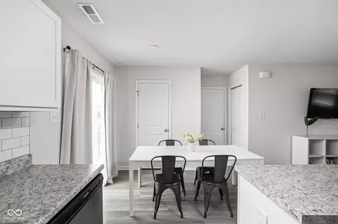 Dining - 9735 Oakgrove Dr, Pendleton, IN 46064 photo 1 of 1