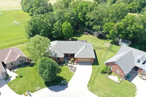 5484 Lacy Ct, Greenwood, IN 46142