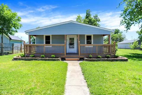 917 Walnut St, Greenfield, IN 46140