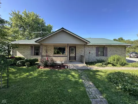 208 E Washington St, Waynetown, IN 47990