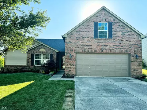 2836 Foxbriar Pl, Indianapolis, IN 46203