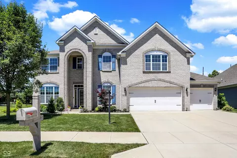 6076 Sugar Maple Dr, Zionsville, IN 46077