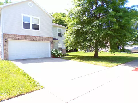 252 Creekside Cir, Danville, IN 46122