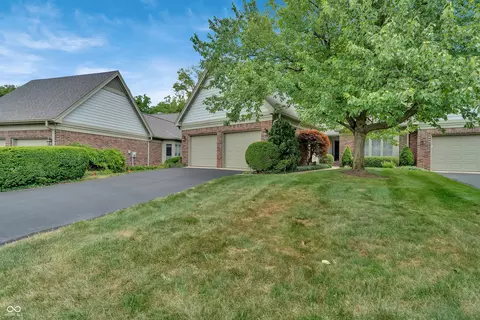 9315 Spring Forest Dr, Indianapolis, IN 46260