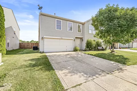6846 Woodland Heights Dr, Avon, IN 46123