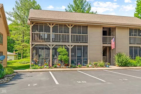 280 W Main St #E-19, Nashville, IN 47448