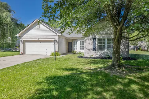 19582 Landrum Cir, Noblesville, IN 46062