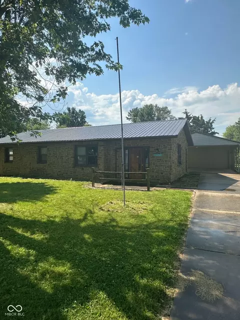 1157 Evelyn St, Taylorsville, IN 47280