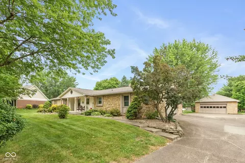 160 Park Forest S Dr, Franklin, IN 46131