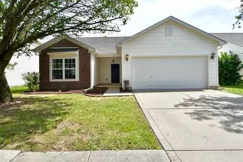 9709 Gibbon Ln, Avon, IN 46123