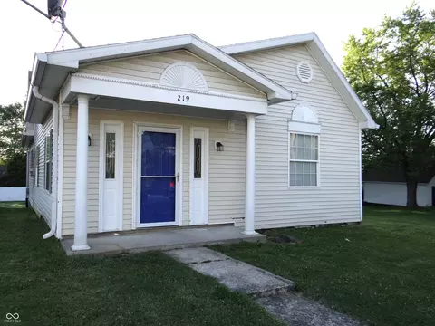 219 Illinois St, Shirley, IN 47384