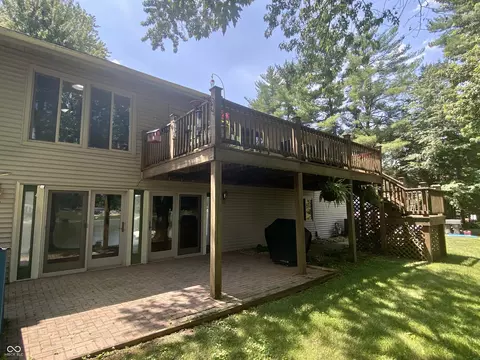 16302 E Lake Shore Dr S, Hope, IN 47246