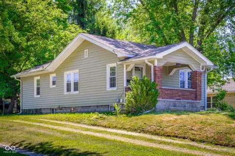 1218 N Ewing St, Seymour, IN 47274