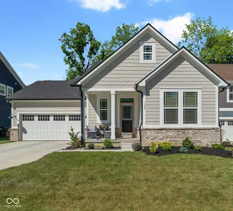 107 Thomas Point Dr, Fortville, IN 46040