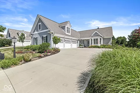 744 Hanover Close, Zionsville, IN 46077