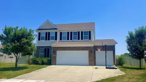 2506 Daffodil Ct E, Columbus, IN 47201