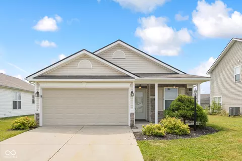 12669 Old Pond Rd, Noblesville, IN 46060
