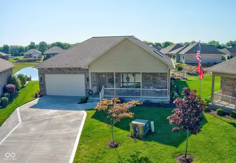 12755 N W Commons Ct, Mooresville, IN 46158