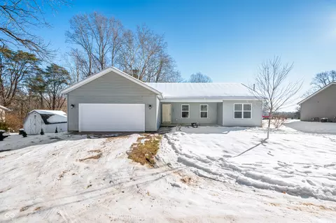 847 Eads Ln, Nashville, IN 47448
