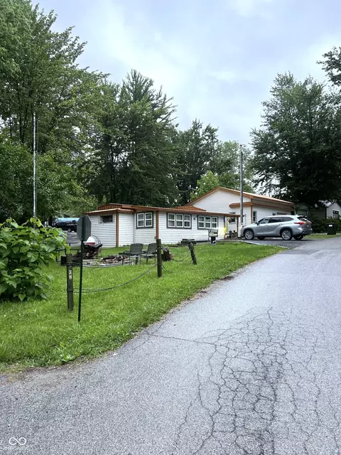 5024 5025 Van Bibber Lk, Greencastle, IN 46135