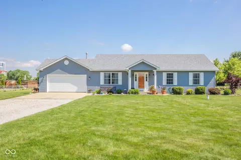 12 Oak St, Markleville, IN 46056
