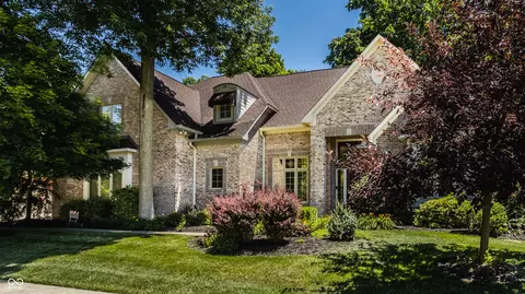 12039 Dubarry Dr, Carmel, IN 46033