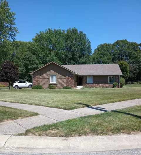 713 Black Bird Ln, Greenwood, IN 46142