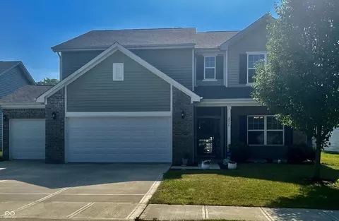 2537 Cedarmill Dr, Franklin, IN 46131