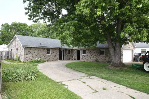 3327 Wayne Ave, Connersville, IN 47331