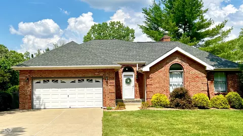 555 Luse Dr, Columbus, IN 47201