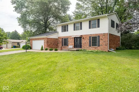 908 Sherwood Dr, Greencastle, IN 46135