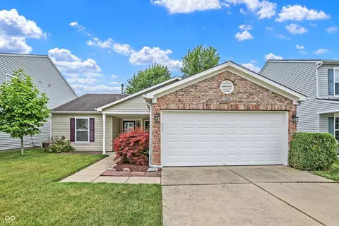 9393 W Quarter Moon Dr, Pendleton, IN 46064