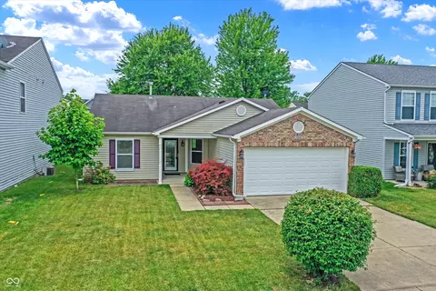 9393 W Quarter Moon Dr, Pendleton, IN 46064 photo 3