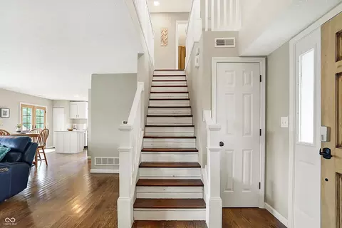 Entry Way - 2139 Dakota Dr, Franklin, IN 46131 photo 2 of 3