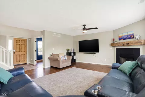 Living - 2139 Dakota Dr, Franklin, IN 46131 photo 2 of 2