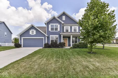 12718 Castle Pine Dr, Noblesville, IN 46060