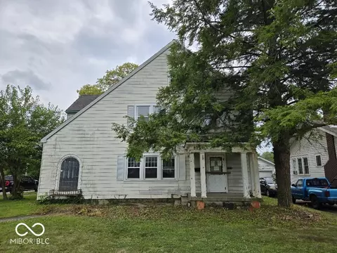 825 E 31st St, Anderson, IN 46016