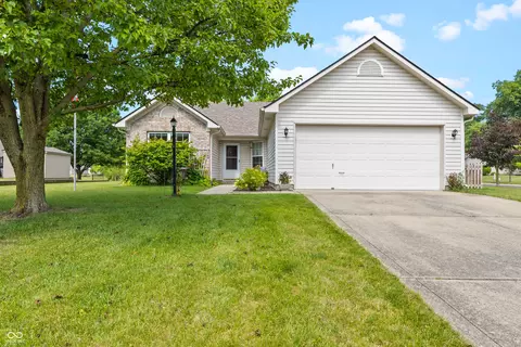 19543 Rocky Beach Dr, Noblesville, IN 46062