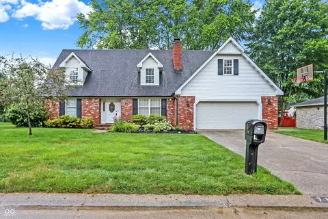 715 Queenswood Dr, Indianapolis, IN 46217