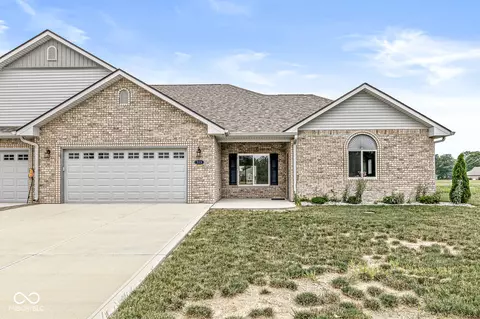 313 Bay Ridge Dr, Pendleton, IN 46064
