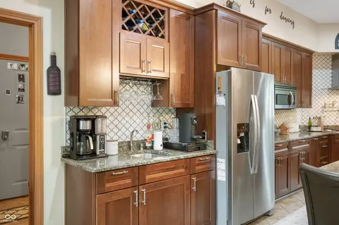 Kitchen - 7055 Mayapple Ln, Pendleton, IN 46064 photo 7 of 7