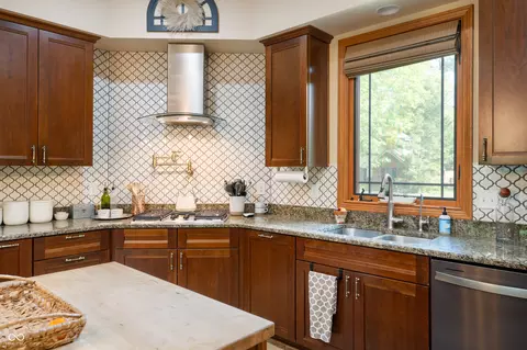 Kitchen - 7055 Mayapple Ln, Pendleton, IN 46064 photo 6 of 7
