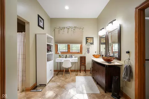 Bath - 7055 Mayapple Ln, Pendleton, IN 46064 photo 1 of 4