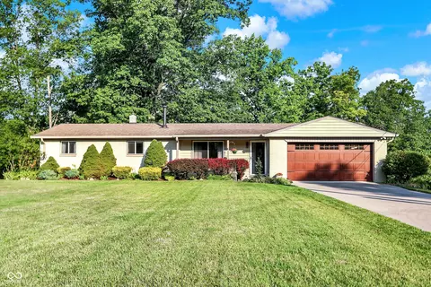 5580 Lakeview Ct, Martinsville, IN 46151