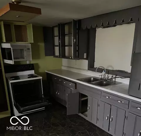 Kitchen - 841 Banta Ave, Madison, IN 47250 photo 1 of 1