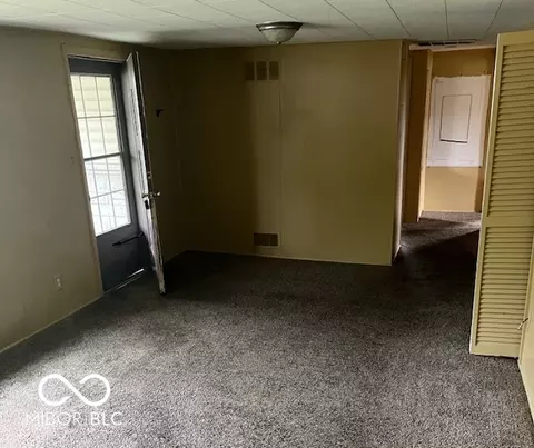 Living - 841 Banta Ave, Madison, IN 47250 photo 1 of 2